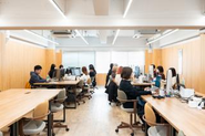 出社を中心としたコミュニケーション重視の働き方。