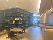 東京支店は渋谷から新橋に移転してまだ1年ですので、とても綺麗なオフィスです。