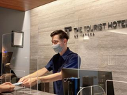 フロントスタッフ