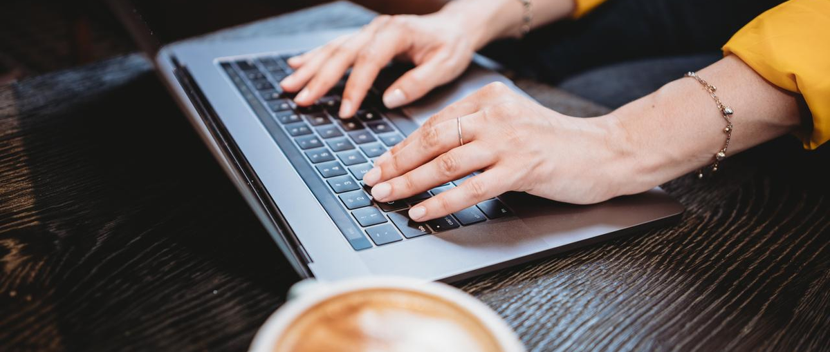 場所や時間にとらわれない環境で経験を活かす。スマホアプリエンジニア募集中！