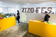 月イチの全体会をもっとワクワクする形にしたい！というメンバーの発案で生まれた社内イベント『ZIZOフェス』。自由参加のピースフルな空間が生まれています。