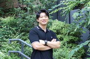 フラットな組織だからこそ、議論も活発。みんなで切磋琢磨しています。