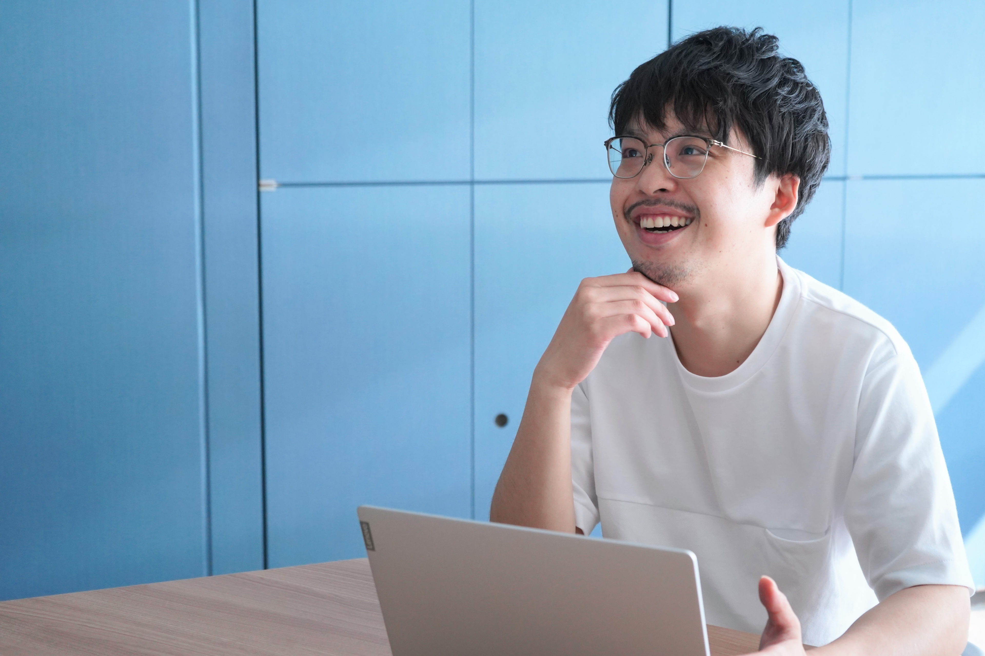 異色の経歴！元お笑い芸人の彼はなぜDearOneの営業に？ | 株式会社DearOne