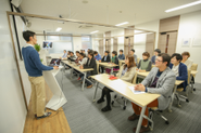 社員の勉強会はいつも大盛況！