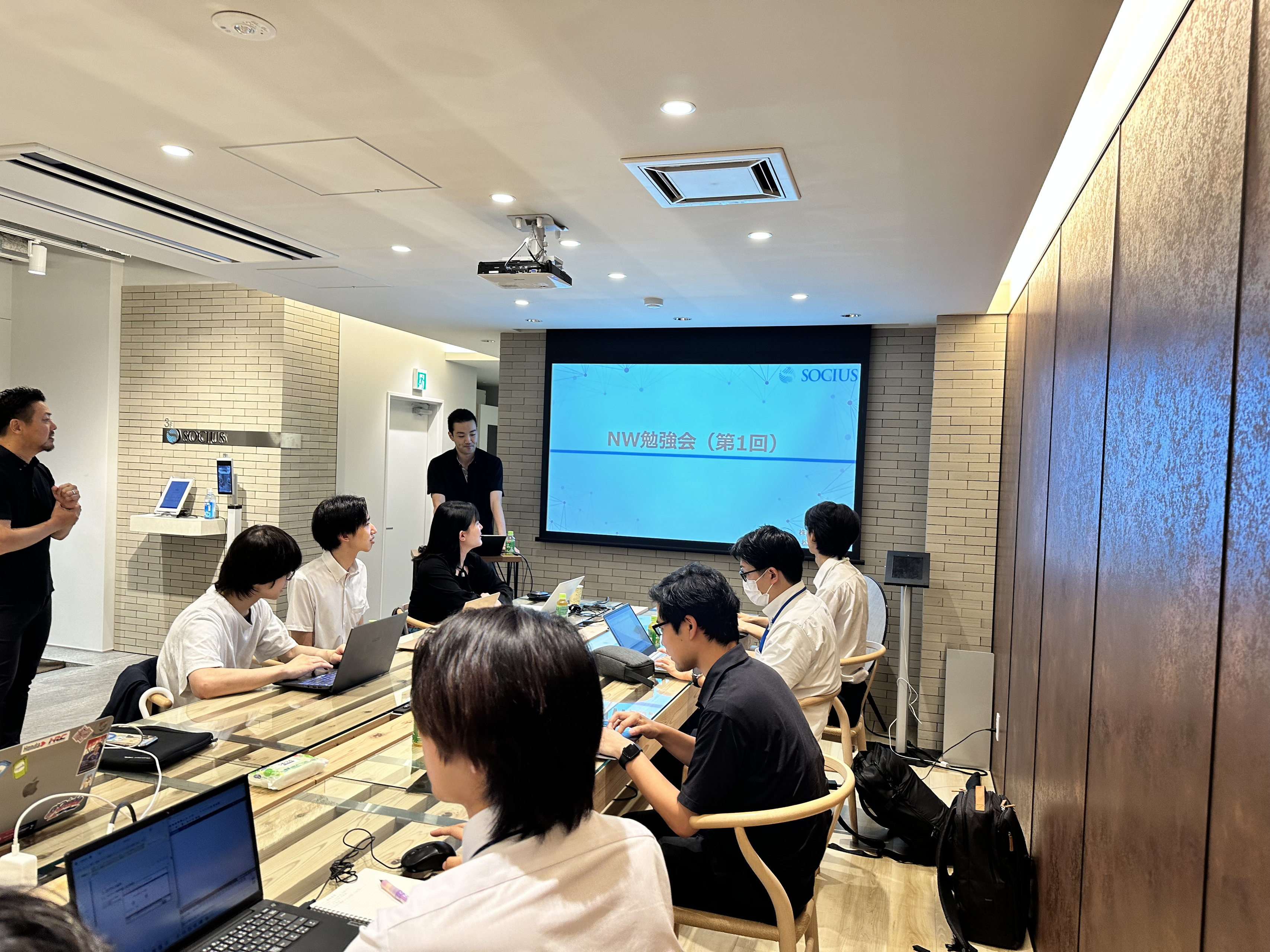 メンバ主体の勉強会。講師もスキルアップ中！～社内勉強会～