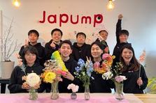多角的にマーティングに携われる総合職！仲間と創る多彩なキャリア