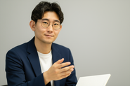 課題の言語化から打ち手設計、実行伴走まで。提案で終わらず、数字で応えるコンサルティブ営業が強み。