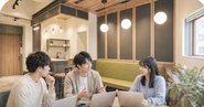 現場で困ったときに、Slackで質問すれば誰かがすぐに返してくれるといった、「わからないことを聞きやすい」風土が根付いています。