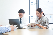 メニュー開発からサンプル調理まで。食の商社で、深く提案する営業職。