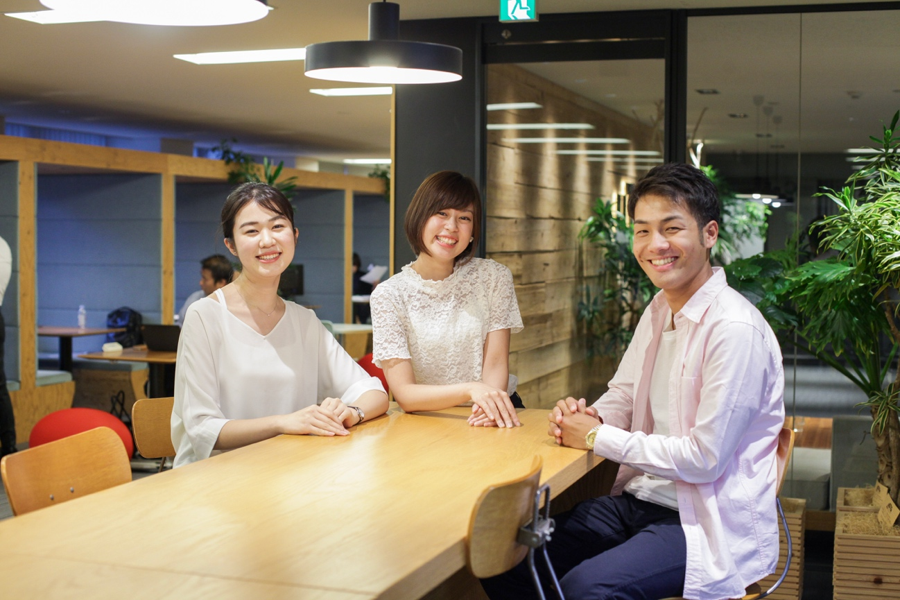 どっさり渡された経営資料。大学生3名が2DAYSインターンシップで得たものは、UTグループが「人」を大事にする意味でした