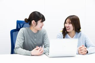 「何をするか、誰とするのか」人材を人財へを合言葉にし、社内・社外問わず、人との繋がりを大事にしています。社会から必要とされる企業グループへ、社員と共に成長を目指しています。