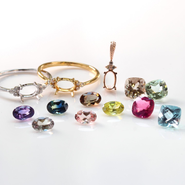 好きな石をお好みのデサインで、お客様の大切な１本を一緒に創り上げていく楽しさがあります。