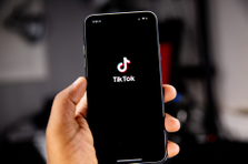 TikTok起点のマーケコンサルティング支援！COO直下メンバー募集！