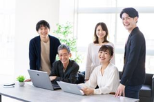 働きながらPythonを学んでAI専門のエンジニアへ