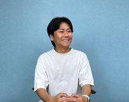 Head of AI Engineering久田さん。株式会社ブルードは、AIを人類最大のパラダイムシフと捉え、オールインします。業務プロセス、経営管理、サービス/プロダクト提供まで、全業務においてエージェンティックAIを基盤とした再構築を行い、AIネイティブカンパニーを実現します。