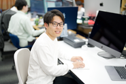 広々としたデスクで快適に仕事ができます。