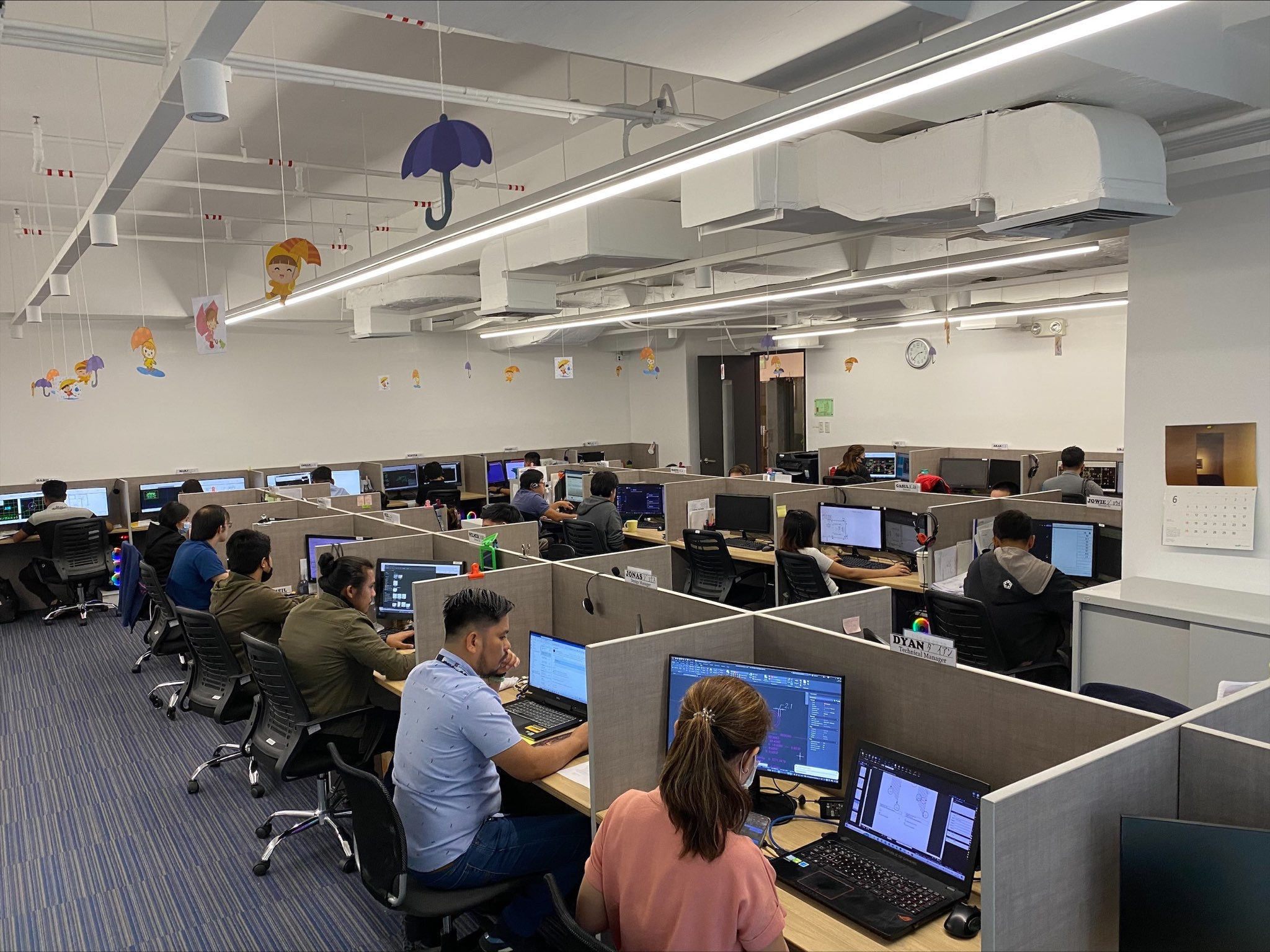 フィリピン子会社のマニラオフィスに潜入！