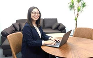 「何度でもやり直せる社会」の実現に挑む社員が多く在籍します。