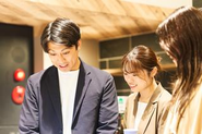 平均年齢38歳。経験豊かなメンバーから若手までフラットな関係性。