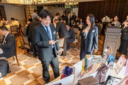 新年会でのビンゴ大会の様子です。社員同士が交流を持てる機会を作っています。