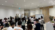 会社設立１周年記念パーティー_ご成約いただいたお客様をお招きして総勢60名ほどでイベントを開催しました！成約前後関係なくお客様との交流は頻繁に行っています。