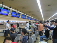 新入社員歓迎ボーリング大会の様子です