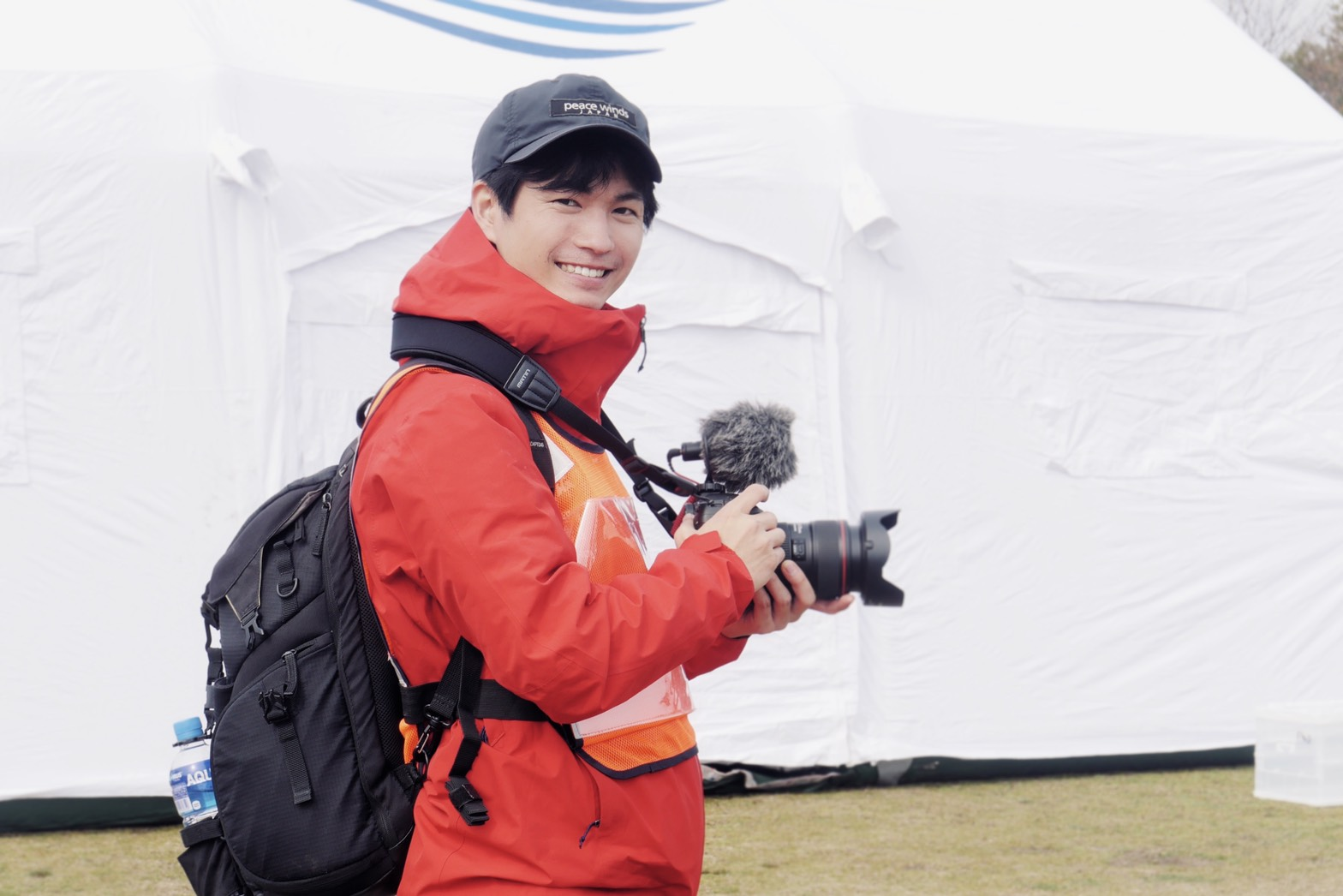 災害支援事業って何？ピースウィンズのカメラマンはどんな仕事か聞いてみた【動画クリエイター】