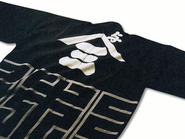 【0.08％の希少性】長寿企業が世界最多と言われる日本でも、200年以上の歴史を持つ企業は、わずか0.08％（10,000社に8社）の割合と言われています。鈴与の歴史は、「事業革新・自己改革」を積み上げてきた証拠。決して現状に驕らず、今後も新たなチャレンジを続け、歴史を紡いでいきます。