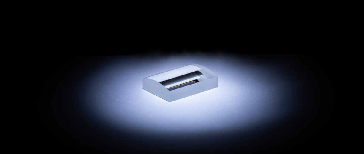 自社設計のオーダーメイドの商品を顧客に届ける。