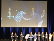 社員総会での表彰式の一コマ。