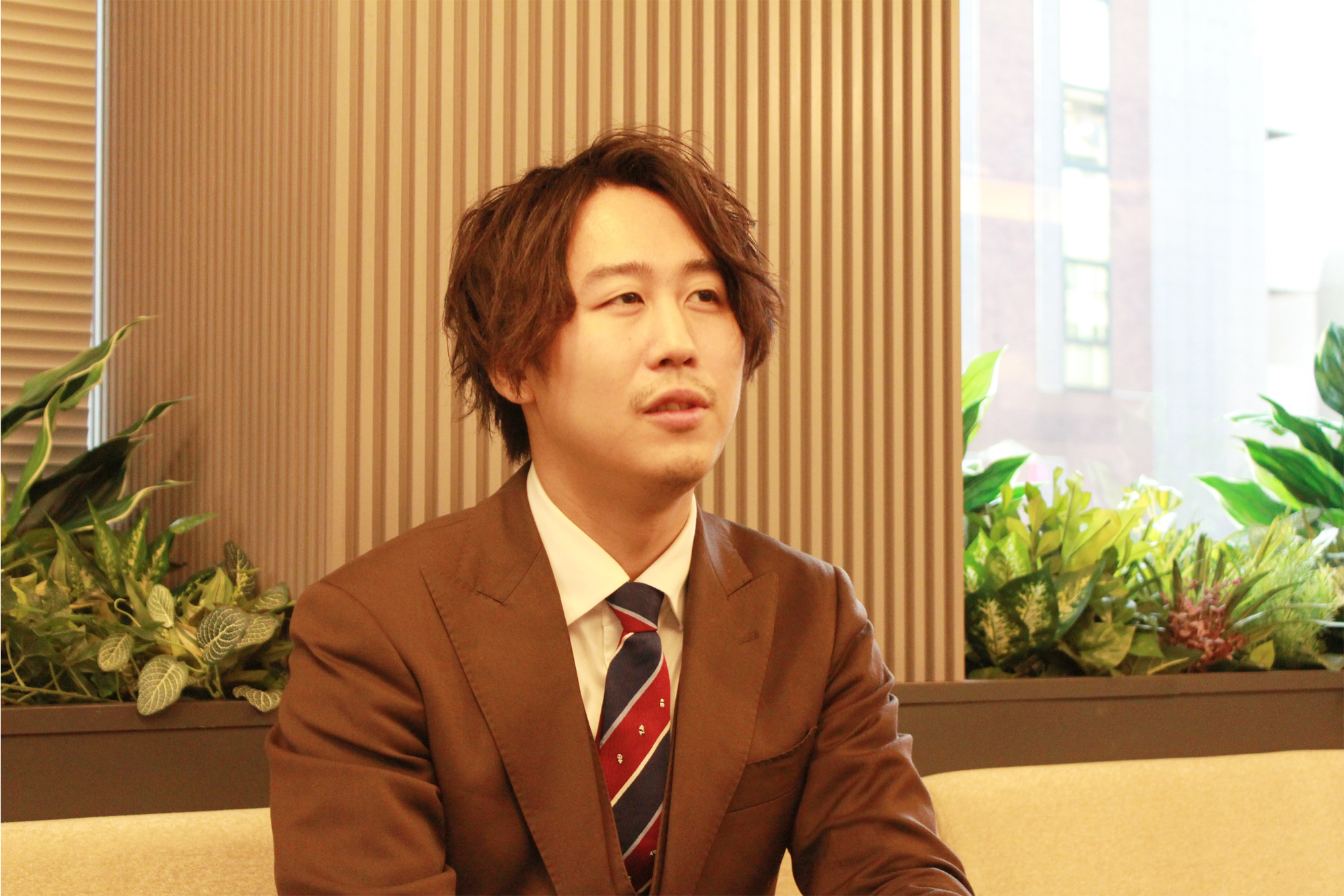 社員紹介#2】将来の夢は年収1億円。営業職を避けていた僕が営業職で