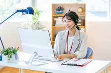 大人気SaaSのCS職｜周りから感謝の言葉をもらえる職場でキャリアアップ！