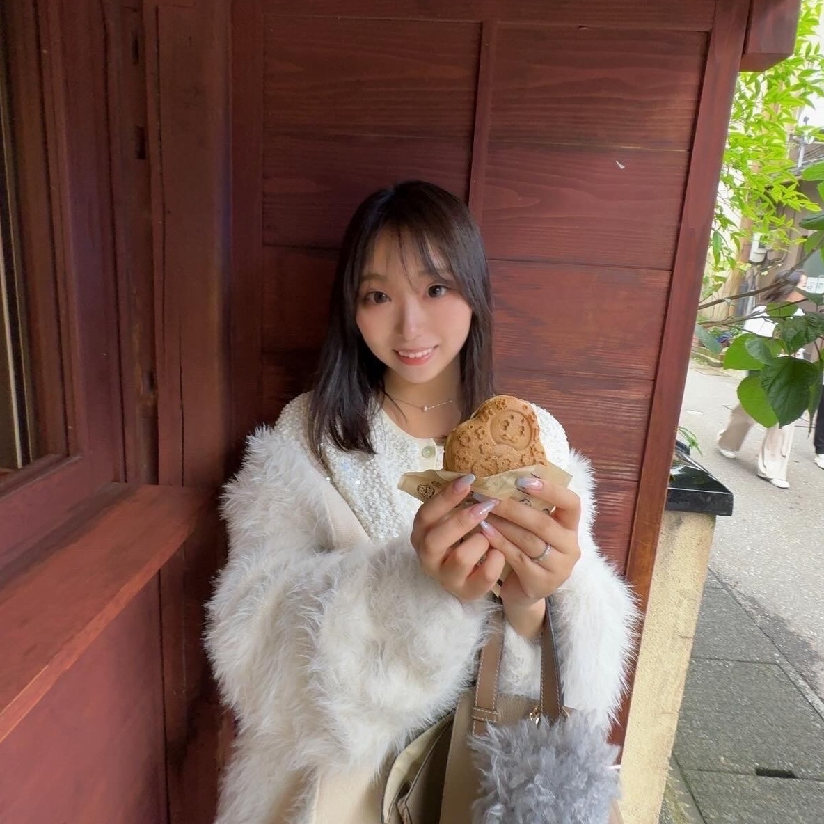 石野 茉莉香