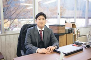 代表の福本。掲げた理念をもとに、会社やそのメンバーを成長へと導きます。