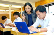 入社時の研修だけでなく、社員の興味や強みに沿って様々な研修をしています。技術だけじゃなく、コミュニケーションやマネージメントなど人間力アップもサポートしています。