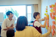 年2回の全社員キャンプでは、事業戦略も組織づくりも、全員で決める。誰かがつくる会社ではなく、自分たちで動かす組織です。