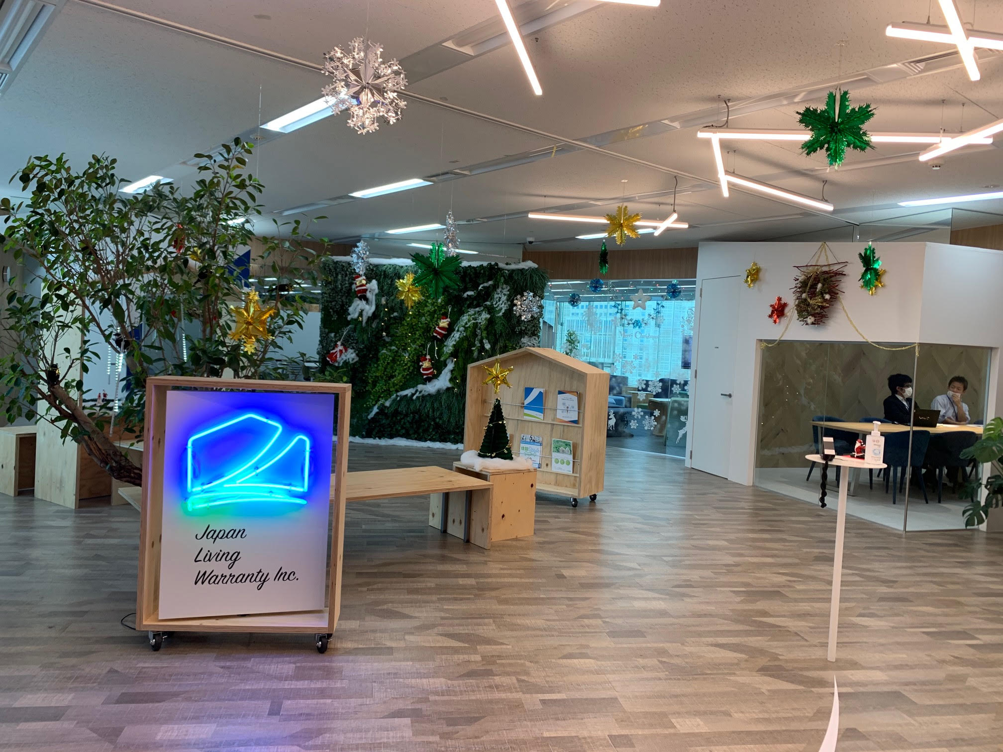 オフィスがクリスマス仕様に大変身！〈2020.12〉