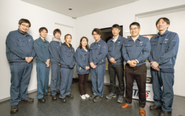 京都のメンバーです。若手とベテランが協力し合い、新しい技術に挑戦できる環境です！
