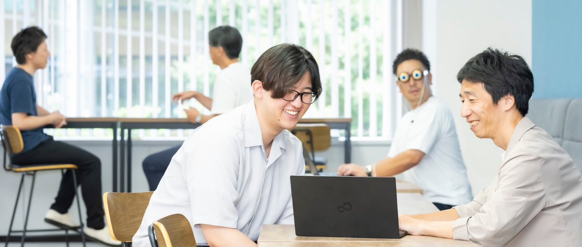 Webエンジニア｜技術と共にビジネス・マネジメントスキルを磨きませんか？