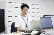 寄り添うのはユーザーだけでなく、一緒に働く仲間に対しても同様。それぞれが相手の状況や要求を把握し、求められていることは何か考えながら業務を進めています。