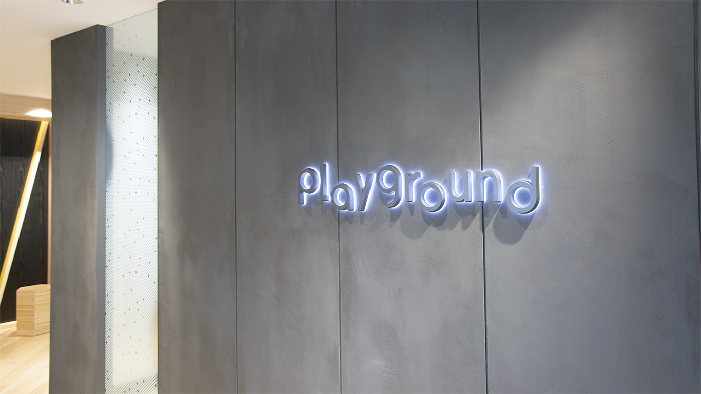 オシャレな新しい遊び場、新オフィスへ移転しちゃいました。