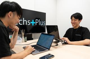 働くときは全力で真剣！だけど、笑いがたえないオフィスです