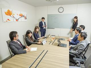 海外メンバーともWEBミーティング等を活用し常に連携しながらクライアントの海外ビジネスをサポートしています。