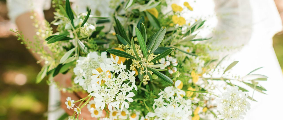 お花が好き。その気持ちだけでいい。ゼロから学び、空間を彩り演出するプロへ