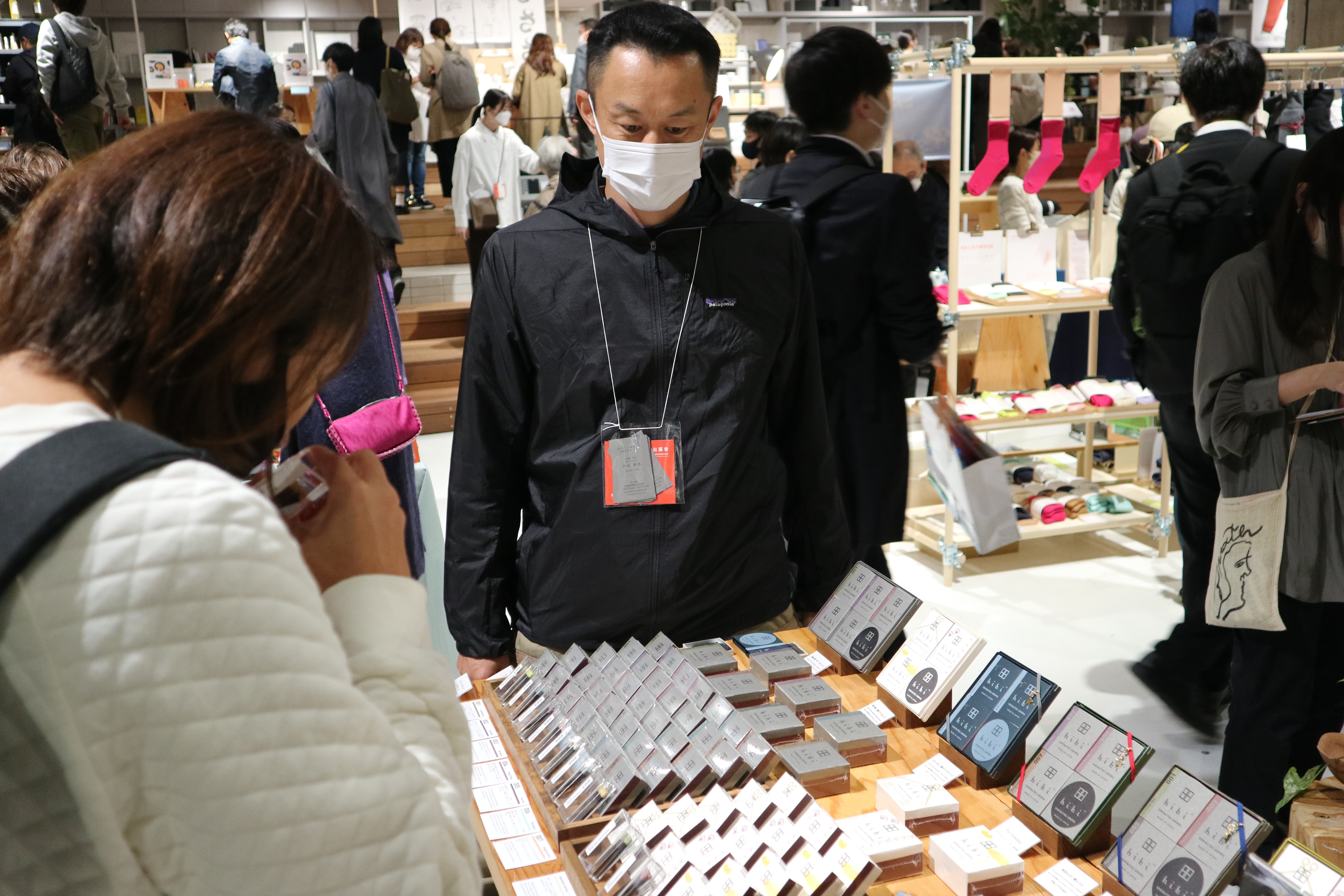 会社にユニフォームができました。若手社員の率直な感想。