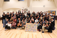 20代～70代まで様々な年齢層のスタッフが働く会社です。フロントスタッフのキャリアも様々で、ホテルや宿泊業の経験者は少ないです。大事なのは顧客との約束を果たす事と、仲間を大切にする気持ちです。