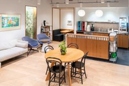 キッチンスペース完備でドリンクやお菓子などもあるためのびのびお仕事できます！