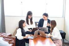  大阪｜学生アルバイト活躍中！最先端でSNSマーケターの経験が積める！