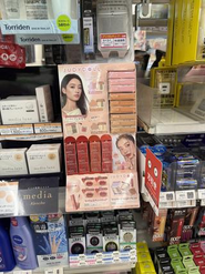 ファミリーマート様での「JUDYDOLL」展開様子