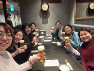 年数回「祭り」という名の会議があり、最後の納会では「MAP＝Most Acharable Person」というサイコーの失敗をした人が表彰されます♪